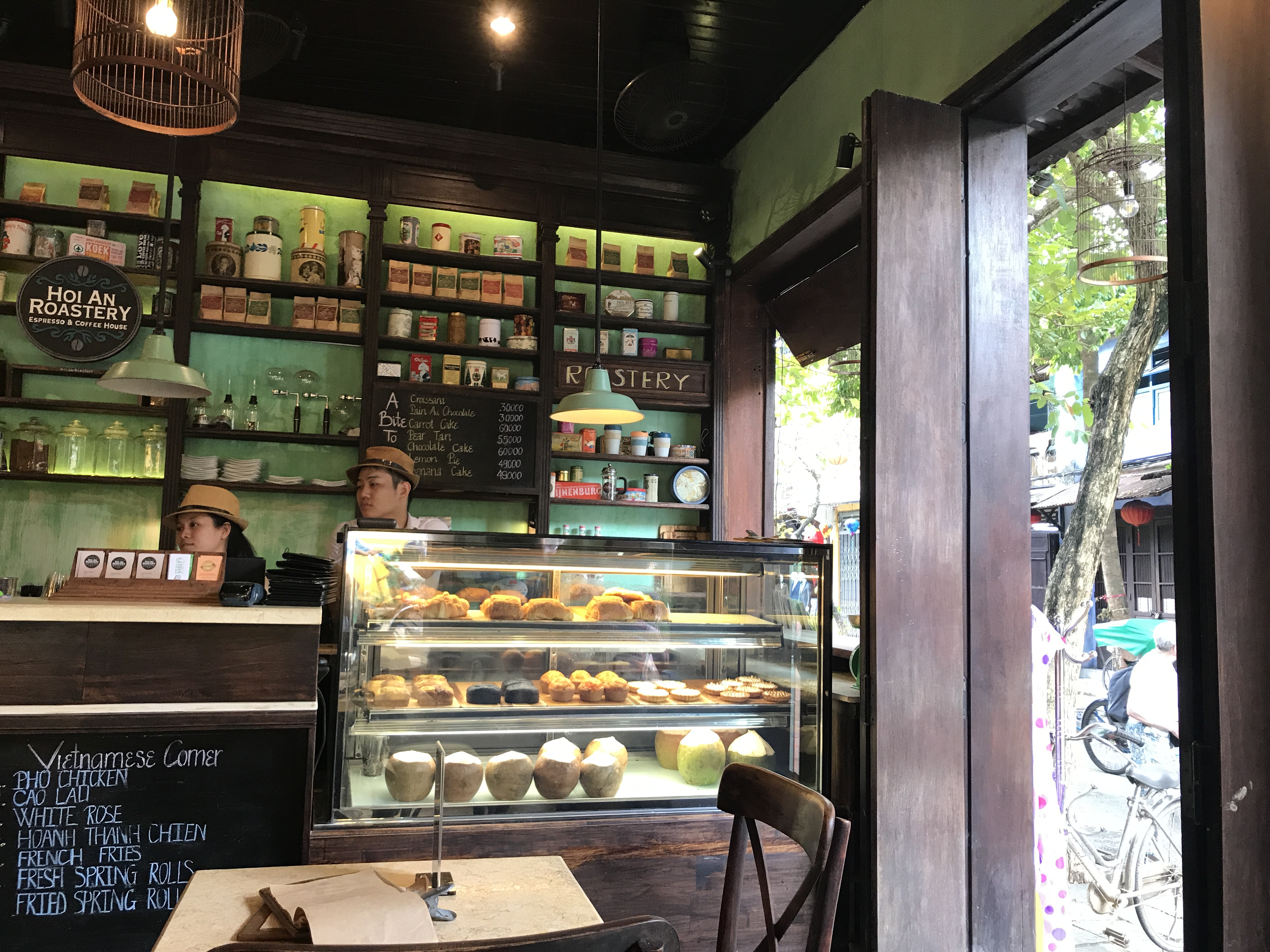 review cafe hoi an roastery